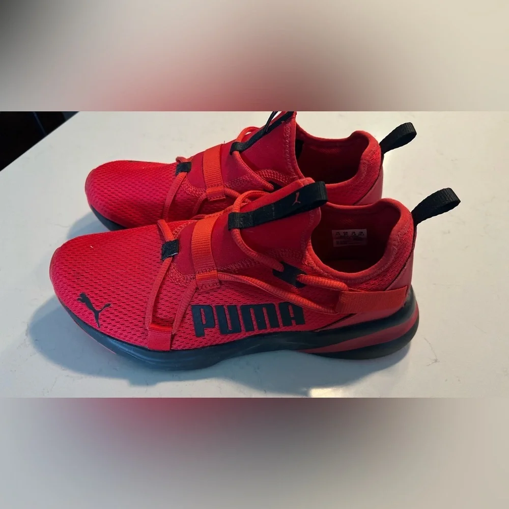 Puma Red women’s Mesh Sneakers with Black Details size 9